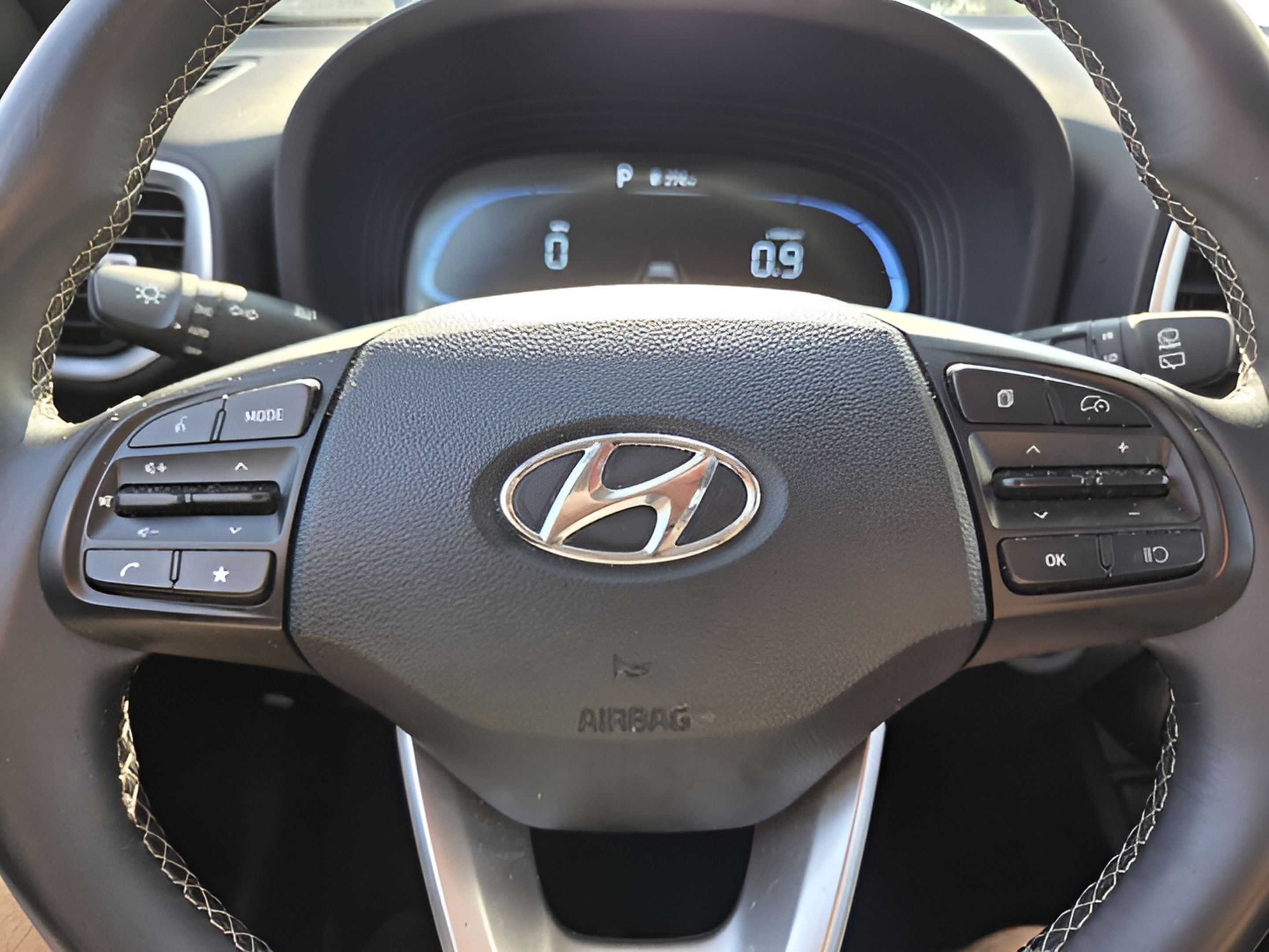 Used 2025 Hyundai Venue SEL FWD image 30