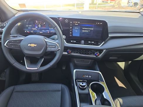 Used 2026 Chevrolet Equinox LT w/ Convenience Package II AWD/4WD image 8