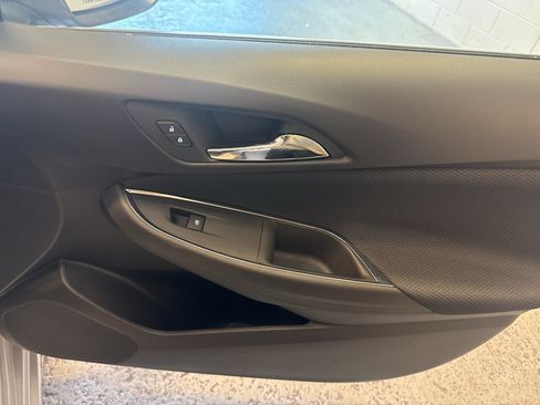 Used 2017 Chevrolet Cruze LT FWD image 21