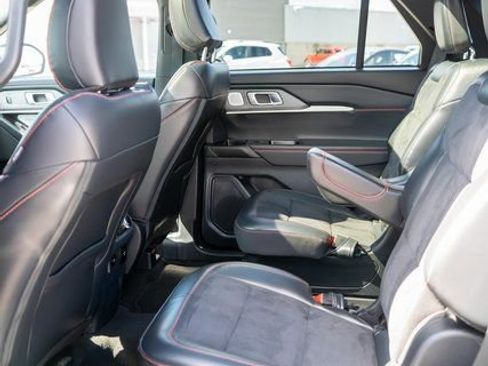 Used 2025 Ford Explorer ST AWD/4WD image 13