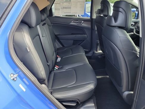 New 2026 Kia Sportage EX w/ EX Panorama Roof Package FWD image 12