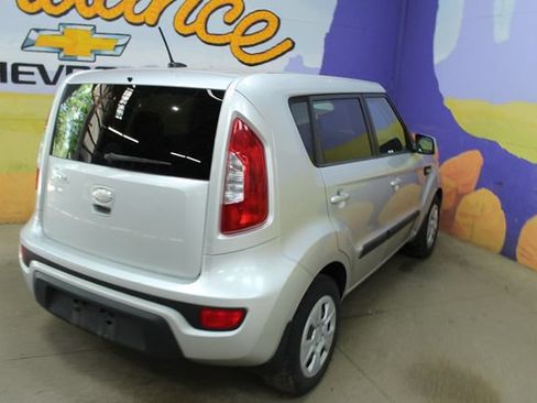 Used 2013 Kia Soul FWD image 8