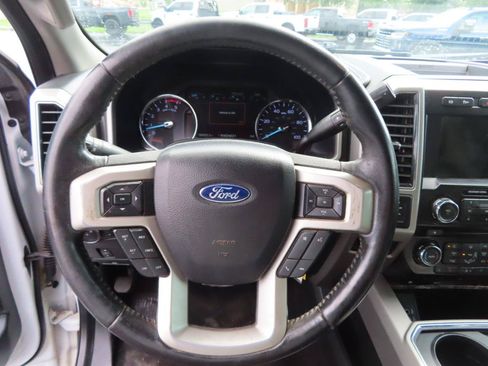 Used 2018 Ford F350 4x4 Crew Cab Super Duty image 34