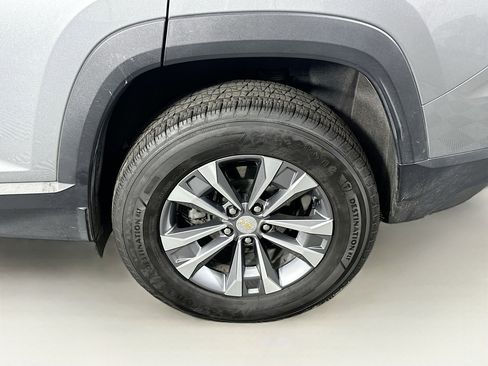 Used 2025 Chevrolet Equinox LT image 11