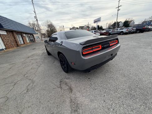 Used 2019 Dodge Challenger SXT image 12