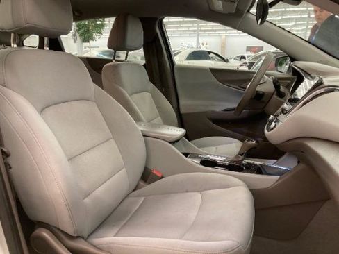 Used 2019 Chevrolet Malibu LT w/ Driver Confidence Package II image 13