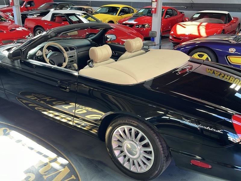 Used 2005 Ford Thunderbird RWD image 24