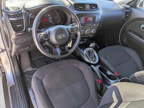 Used 2016 Kia Soul image 11