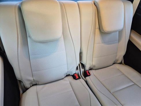Certified 2025 Mercedes-Benz GLS 450 4MATIC image 19