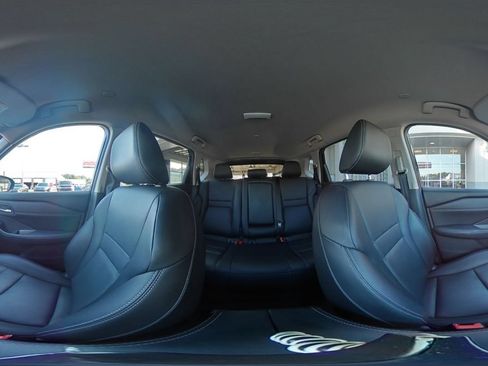 Used 2026 Nissan Rogue SL FWD image 44