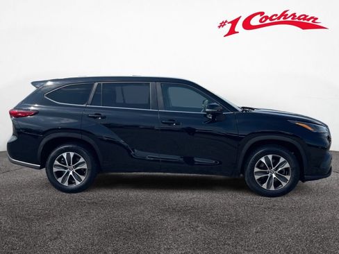 Used 2023 Toyota Highlander XLE FWD image 31