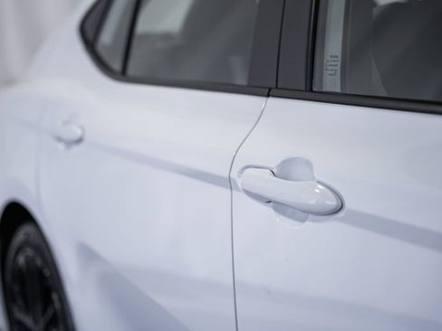 Used 2025 Toyota Camry SE image 13