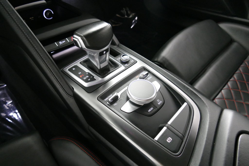 Used 2017 Audi R8 V10 w/ Carbon Exterior Package AWD/4WD image 34