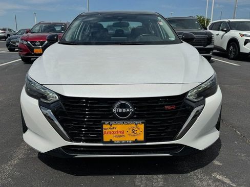 Used 2025 Nissan Sentra SR w/ SR Premium Package FWD image 9