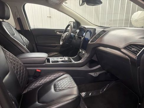 Used 2024 Ford Edge Titanium image 27