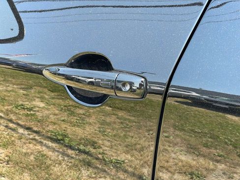 Used 2022 Nissan Rogue SV image 26