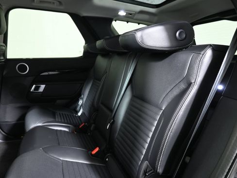 Used 2024 Land Rover Discovery S AWD/4WD image 33