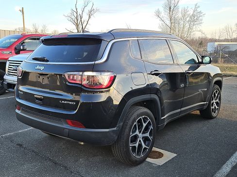Used 2024 Jeep Compass Limited image 8