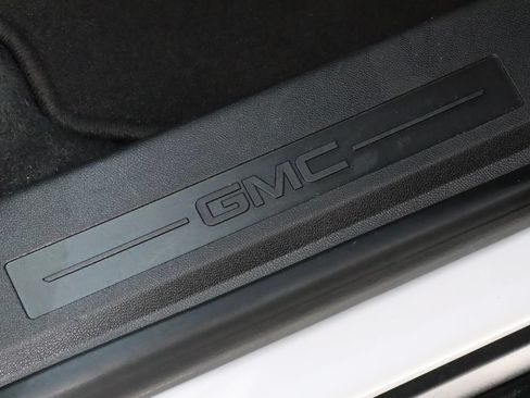 Used 2021 GMC Terrain SLT FWD image 24