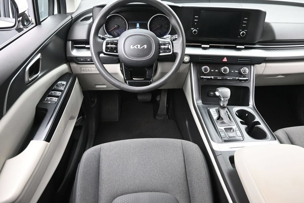 Used 2024 Kia Carnival LX FWD image 15