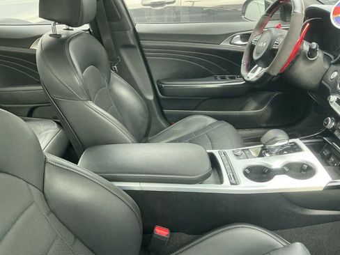 Used 2023 Kia Stinger GT2 image 9