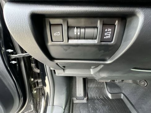 Used 2025 Subaru Forester Touring image 18