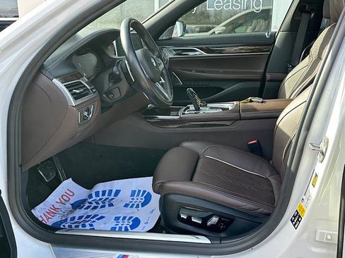 Certified 2022 BMW 740i xDrive w/ M Sport Package image 14