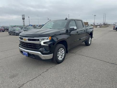 Used 2023 Chevrolet Silverado 1500 LT AWD/4WD image 6