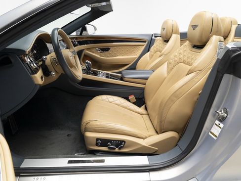 Used 2020 Bentley Continental GT image 18