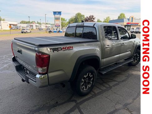 Used 2016 Toyota Tacoma TRD Off-Road w/ Towing Package AWD/4WD image 10