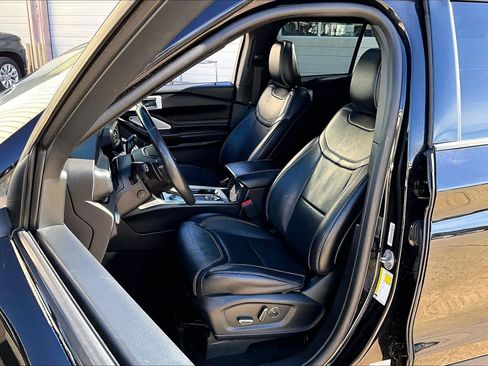 Used 2020 Ford Explorer ST w/ Premium Technology Package image 7