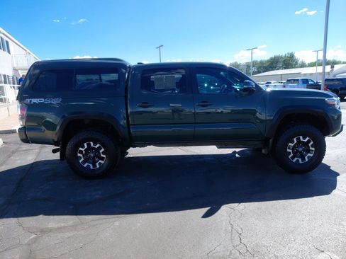 Certified 2021 Toyota Tacoma TRD Off-Road w/ Technology Package AWD/4WD image 2
