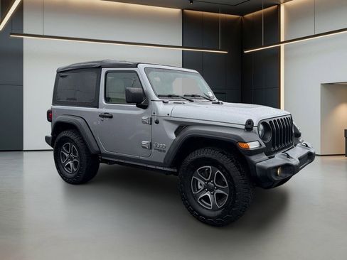 Used 2021 Jeep Wrangler Sport AWD/4WD image 4