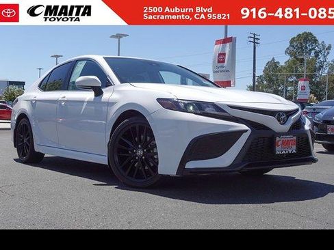 Used 2023 Toyota Camry SE FWD image 1