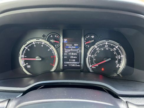 Used 2020 Toyota 4Runner TRD Off-Road AWD/4WD image 17