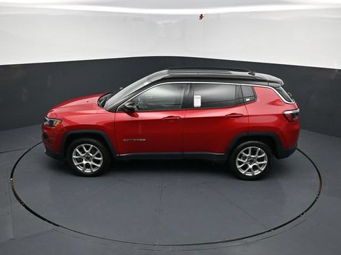 Used 2025 Jeep Compass Limited AWD/4WD image 46