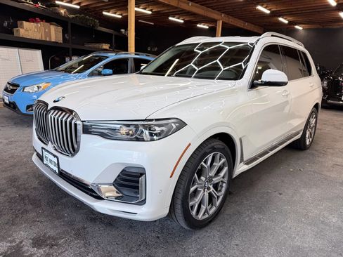 Used 2020 BMW X7 xDrive40i w/ Premium Package AWD/4WD image 4