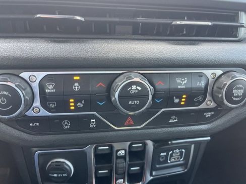 Used 2024 Jeep Wrangler Sport S image 21