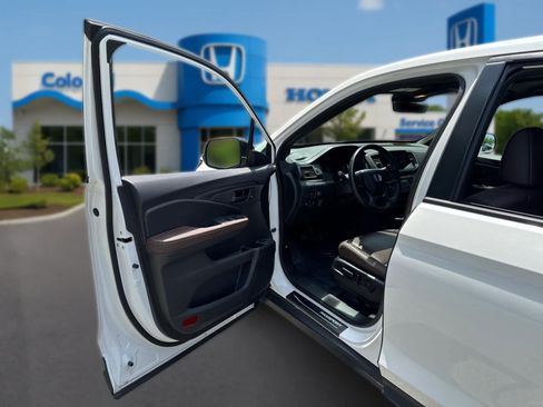 Used 2025 Honda Passport EX-L image 12