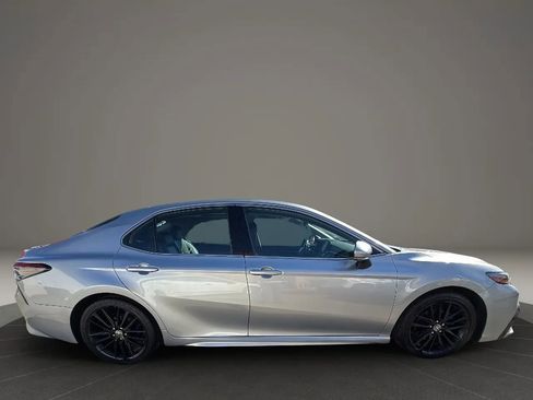 Used 2021 Toyota Camry XSE image 4