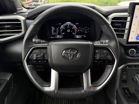 Used 2024 Toyota Sequoia Platinum AWD/4WD image 24