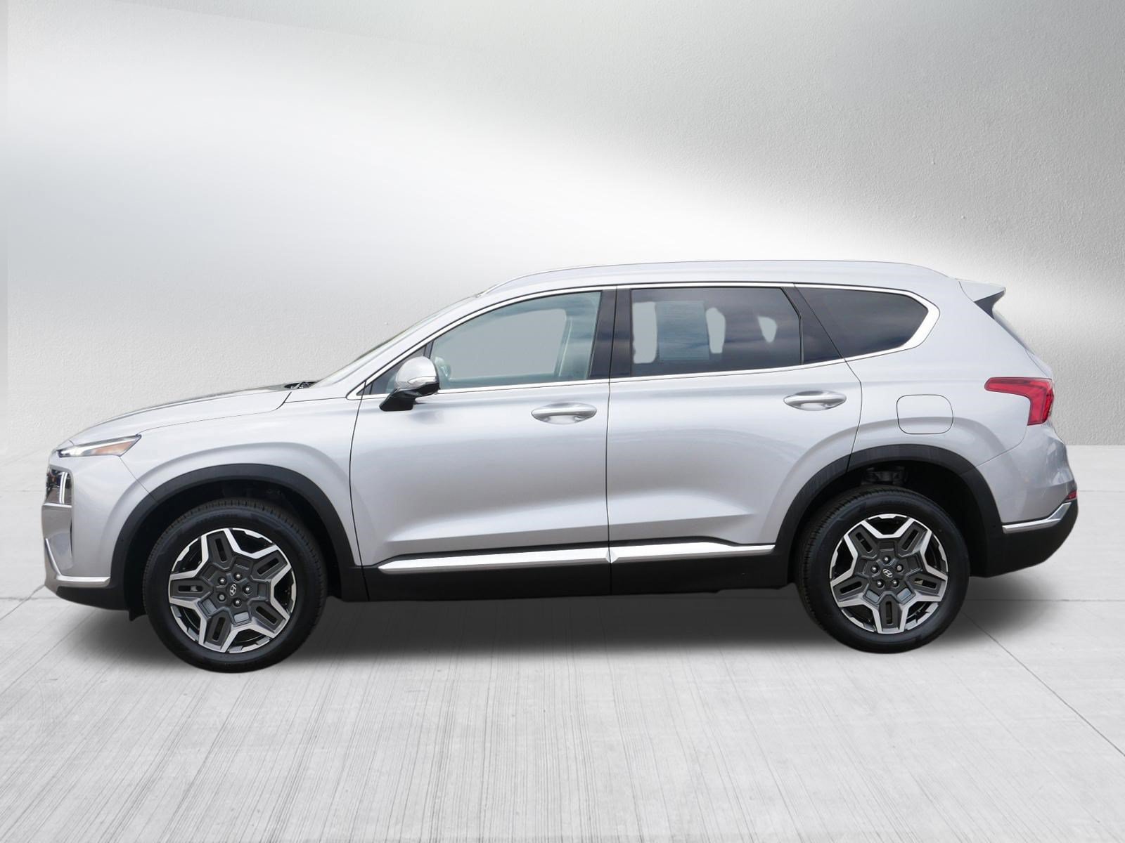 Certified 2023 Hyundai Santa Fe Limited w/ Cargo Package AWD/4WD image 4