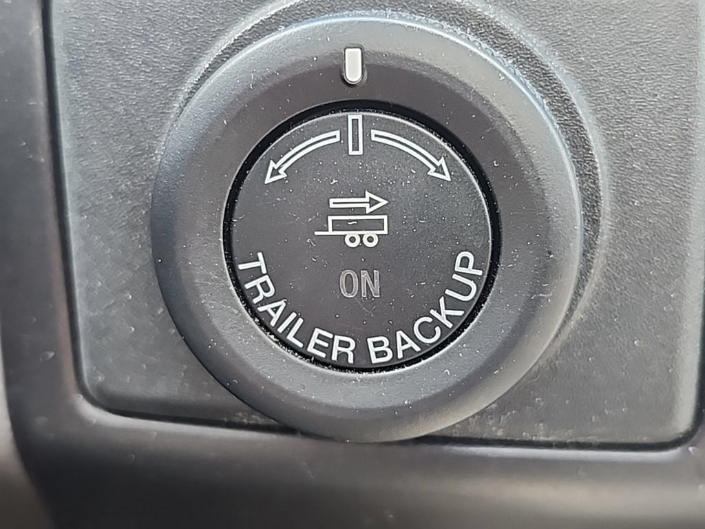 Used 2019 Ford Expedition Limited w/ Equipment Group 302A AWD/4WD image 9