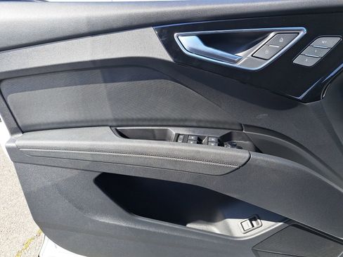 Used 2024 Audi Q4 e-tron Premium Plus image 30