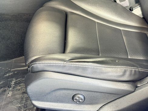 Used 2019 Mercedes-Benz GLC 300 image 18