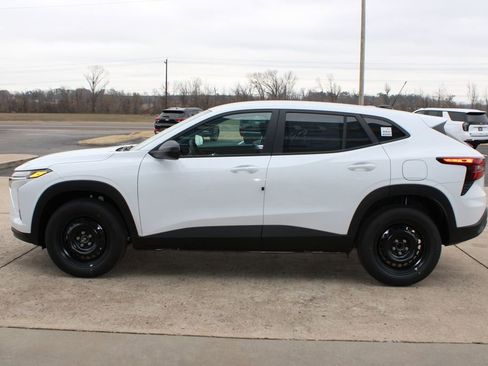 New 2026 Chevrolet Trax LS image 6