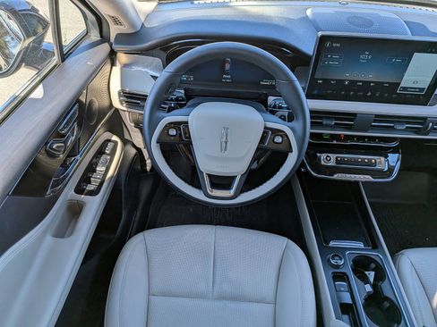 Used 2025 Lincoln Corsair FWD w/ Equipment Group 101A image 19