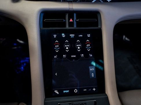 Used 2021 Porsche Taycan image 47