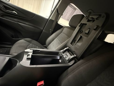 Certified 2024 Chevrolet Equinox LT FWD image 42