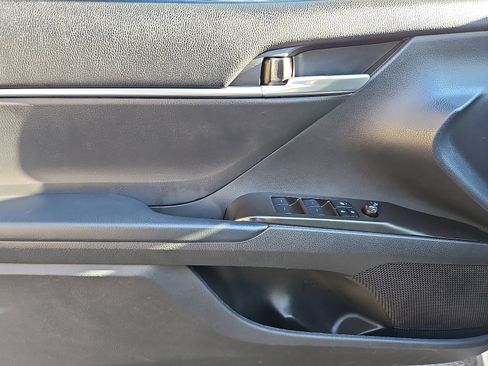 Used 2021 Toyota Camry SE image 12